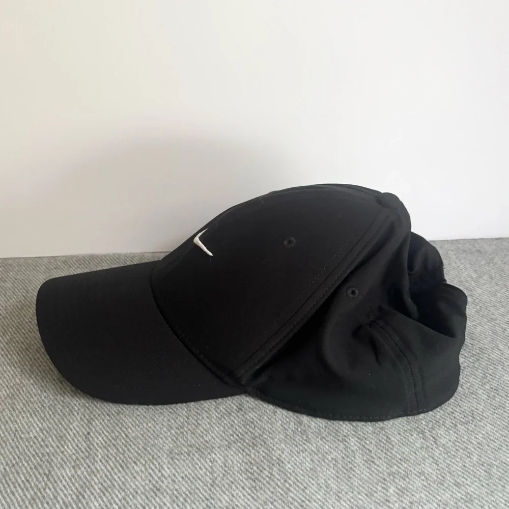 Nike Dri-FIT Black Club Cap Structured Size L/XL Black w/White Swoosh Adjustable